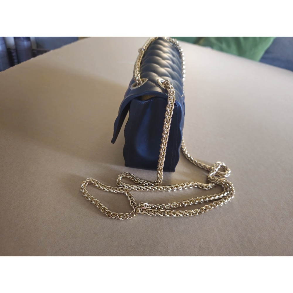 Women's Small Black Quilted Crossbody Or Shoulder Bag Gold Chain Strap Turn Lock - Picture 6 of 12